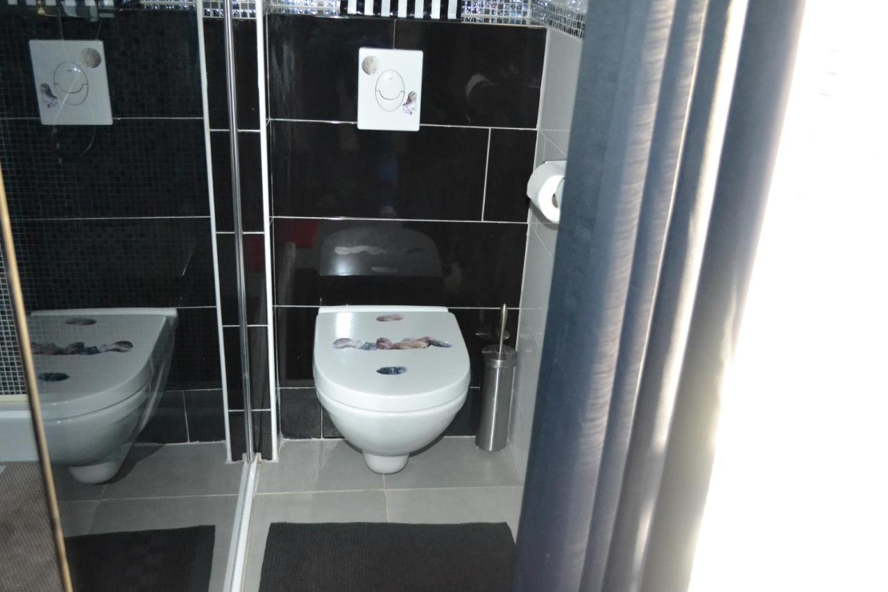 Suite 30 M2 Ideale Pour 2 Personnes Flassans-sur-Issole Exteriör bild